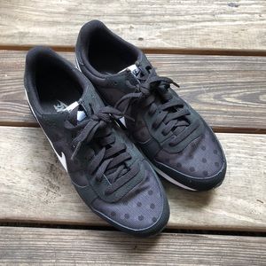 Black polka dot Nike sneakers